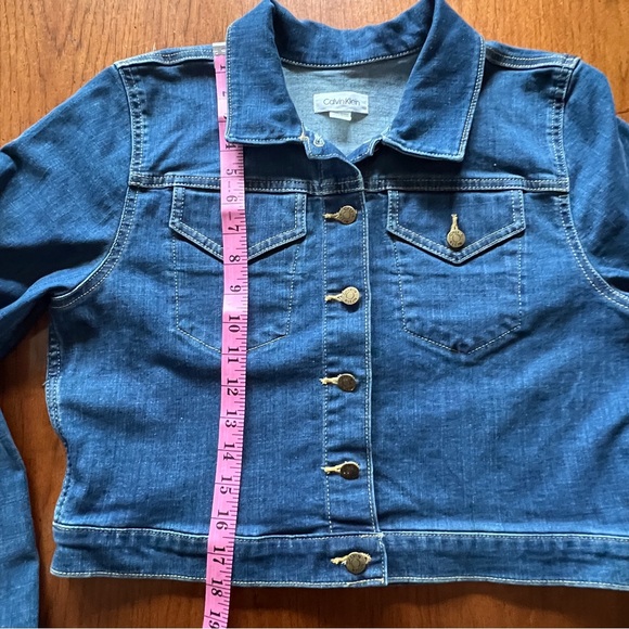 Calvin Klein Cropped Denim Jacket size Medium - Picture 5 of 8
